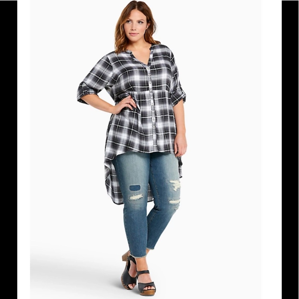 Torrid Plaid Button Front High Low Black White 2